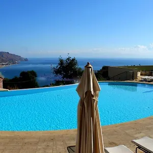 https://taorminaluxapartment-taormina-city-centre.sicilyhotelsitaly.net