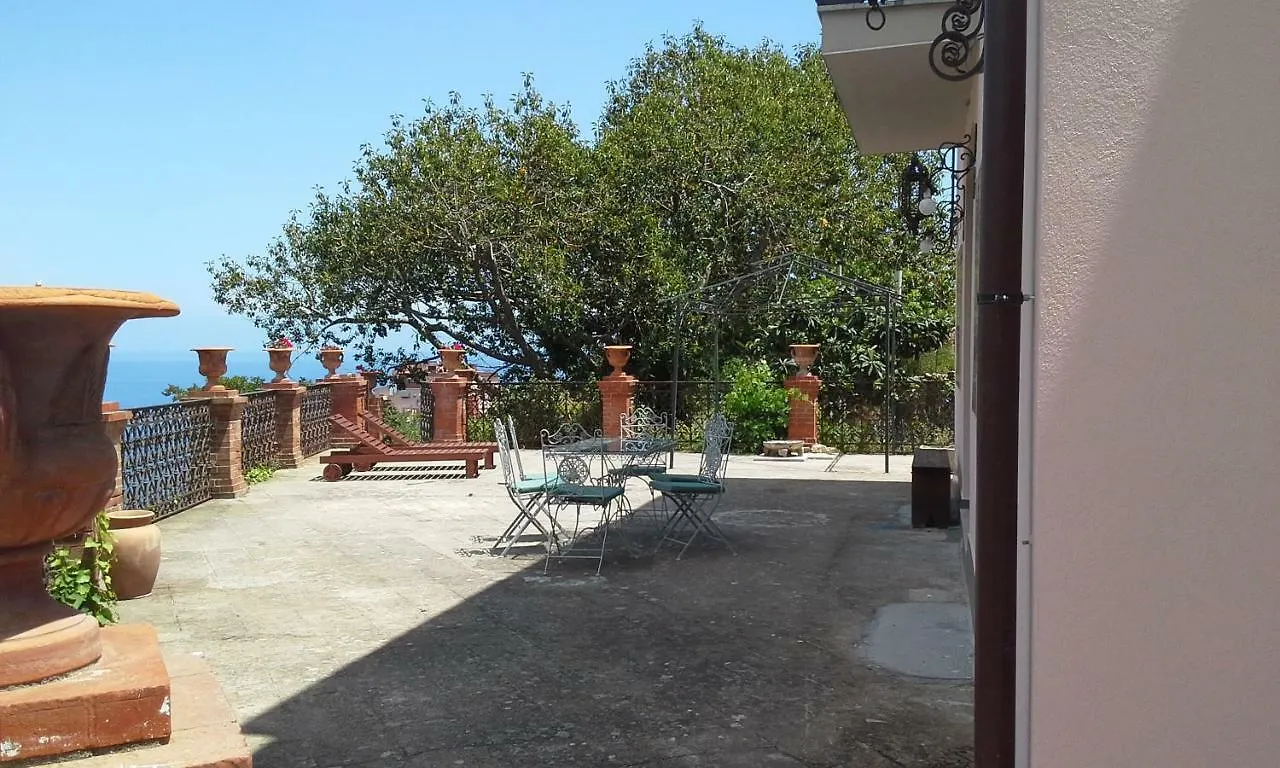 La Cage Aux Folles B&B Taormina Bed & Breakfast